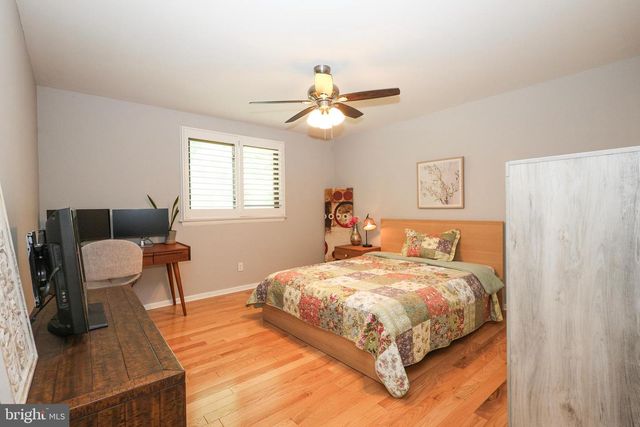 206 DRAKES DRUM DR, Bryn Mawr, PA 19010