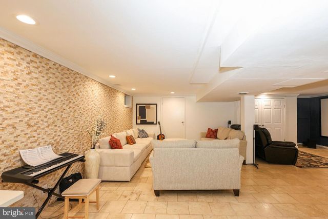 206 DRAKES DRUM DR, Bryn Mawr, PA 19010