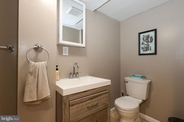206 DRAKES DRUM DR, Bryn Mawr, PA 19010