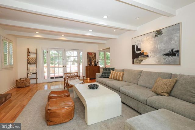 206 DRAKES DRUM DR, Bryn Mawr, PA 19010
