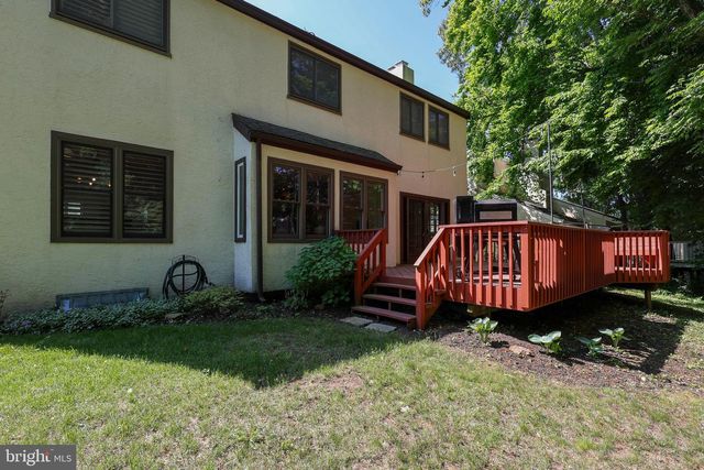 206 DRAKES DRUM DR, Bryn Mawr, PA 19010