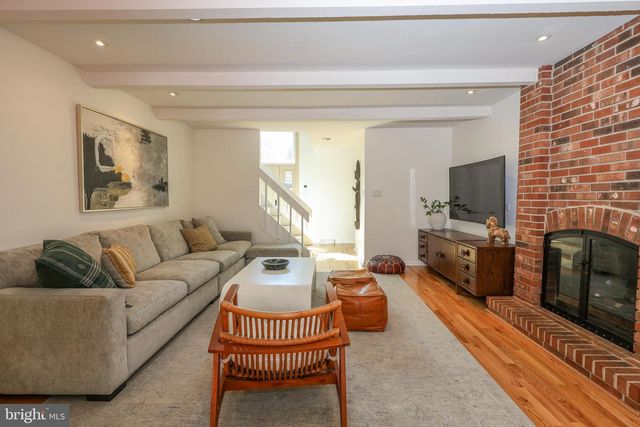 206 DRAKES DRUM DR, Bryn Mawr, PA 19010