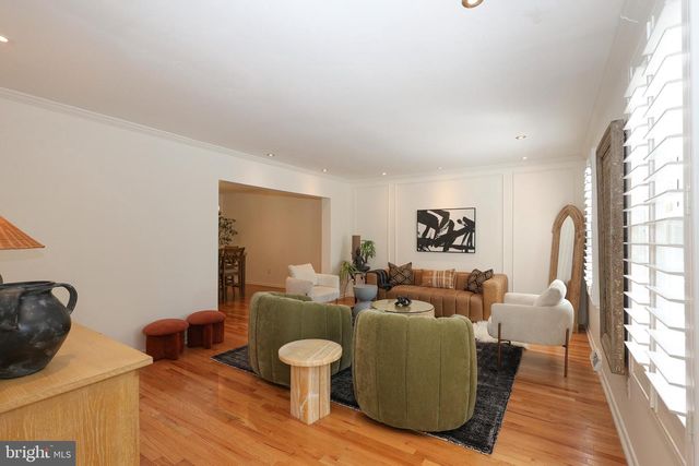 206 DRAKES DRUM DR, Bryn Mawr, PA 19010