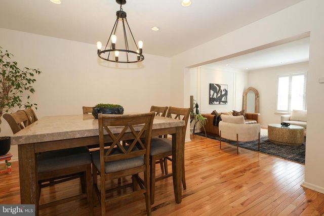 206 DRAKES DRUM DR, Bryn Mawr, PA 19010