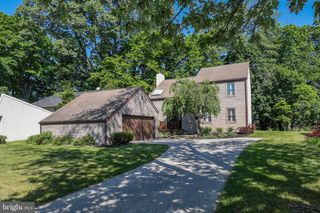 206 DRAKES DRUM DR, Bryn Mawr, PA 19010