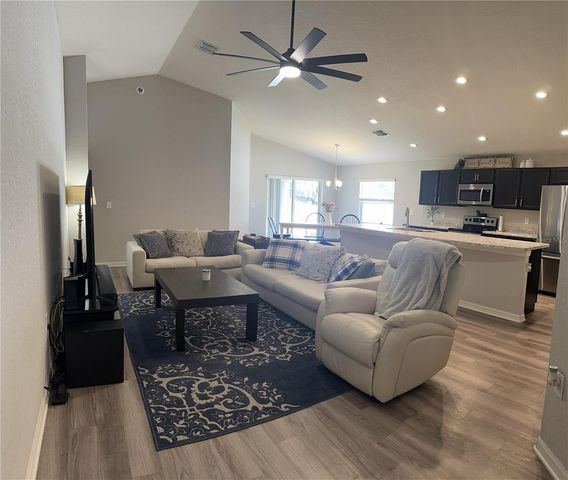 6911 GIDEON CIR, Zephyrhills, FL 33541