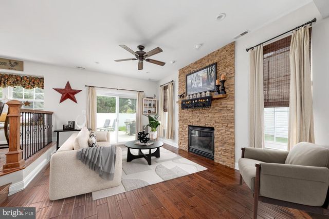 4 HARTZEL COURT, Mount Laurel, NJ 08054