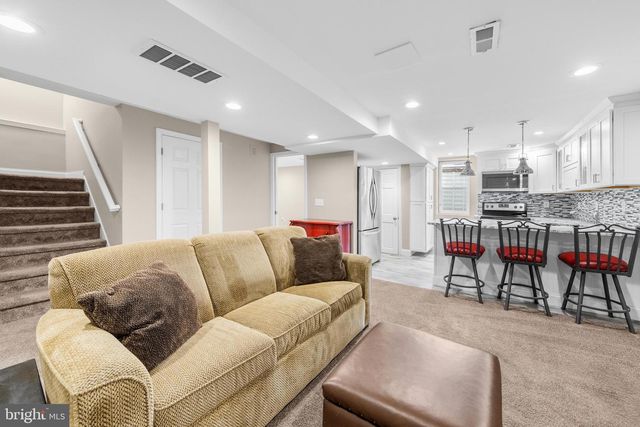 4 HARTZEL COURT, Mount Laurel, NJ 08054