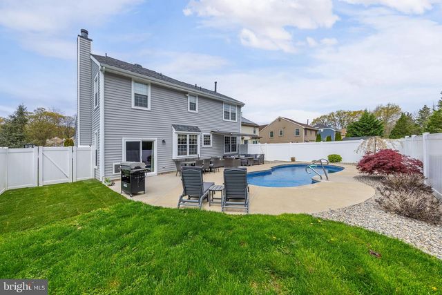 4 HARTZEL COURT, Mount Laurel, NJ 08054