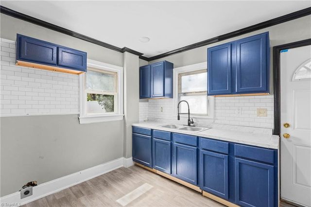 2524 Cherry Street N, Winston-salem, NC 27105