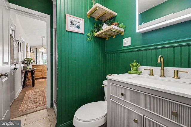 19 GALE RD, Camp Hill, PA 17011
