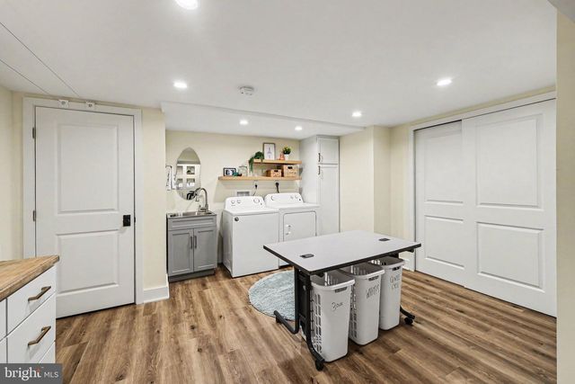 19 GALE RD, Camp Hill, PA 17011