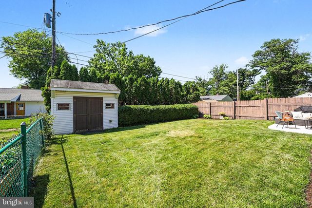 19 GALE RD, Camp Hill, PA 17011