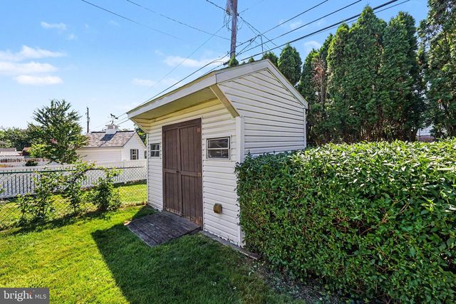19 GALE RD, Camp Hill, PA 17011