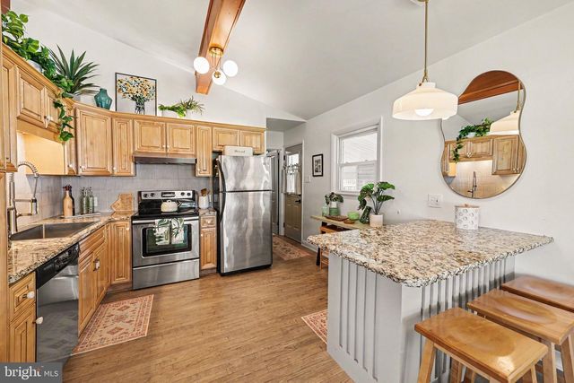 19 GALE RD, Camp Hill, PA 17011