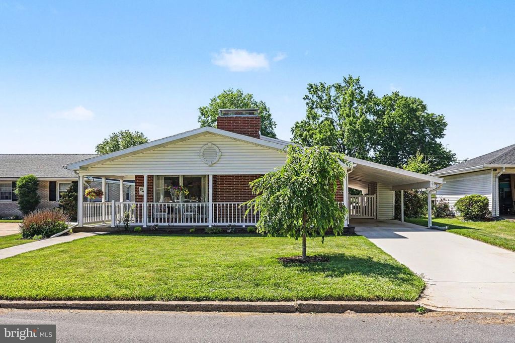 19 GALE RD, Camp Hill, PA 17011