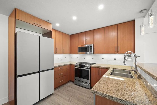 325 7th Avenue 1002, San Diego, CA 92101