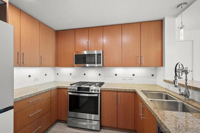 325 7th Avenue 1002, San Diego, CA 92101