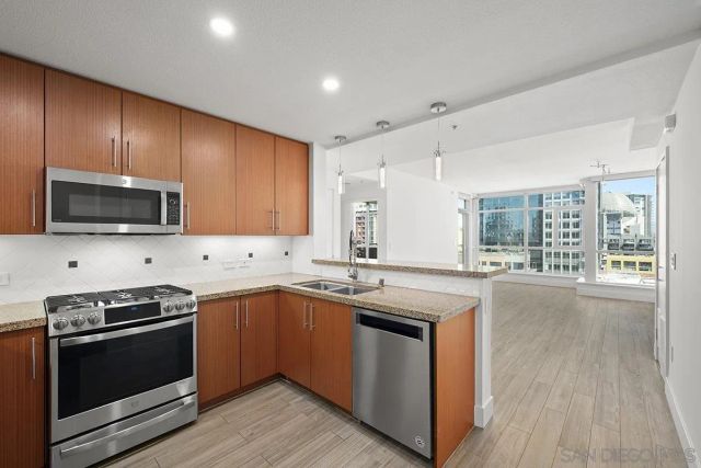 325 7th Avenue 1002, San Diego, CA 92101