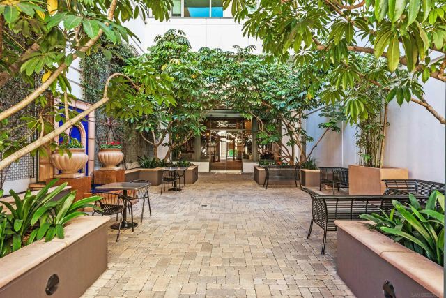 325 7th Avenue 1002, San Diego, CA 92101