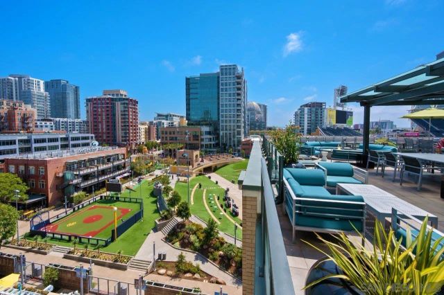 325 7th Avenue 1002, San Diego, CA 92101