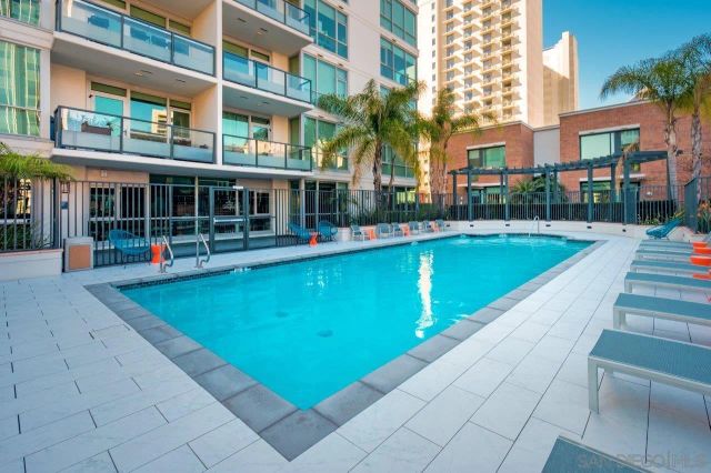 325 7th Avenue 1002, San Diego, CA 92101