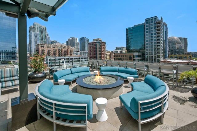 325 7th Avenue 1002, San Diego, CA 92101