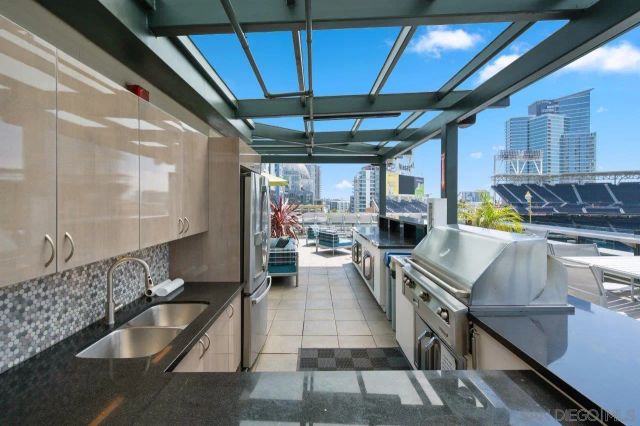 325 7th Avenue 1002, San Diego, CA 92101