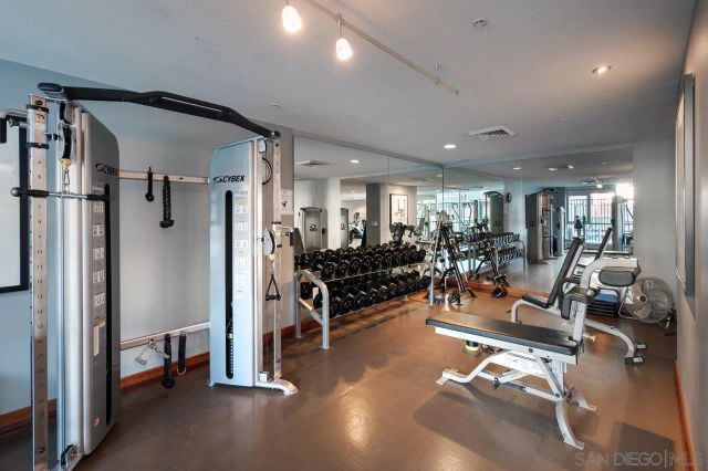 325 7th Avenue 1002, San Diego, CA 92101