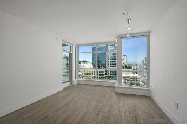 325 7th Avenue 1002, San Diego, CA 92101
