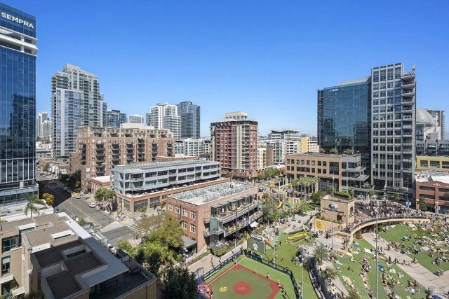 325 7th Avenue 1002, San Diego, CA 92101