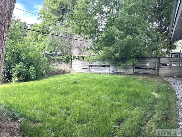 1015 Lovejoy Street, Idaho Falls, ID 83401