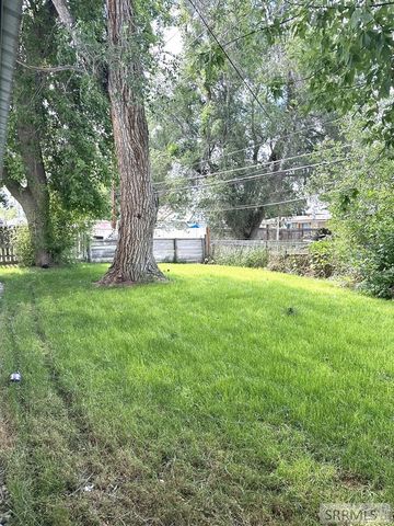 1015 Lovejoy Street, Idaho Falls, ID 83401