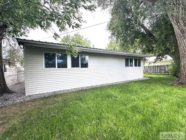 1015 Lovejoy Street, Idaho Falls, ID 83401