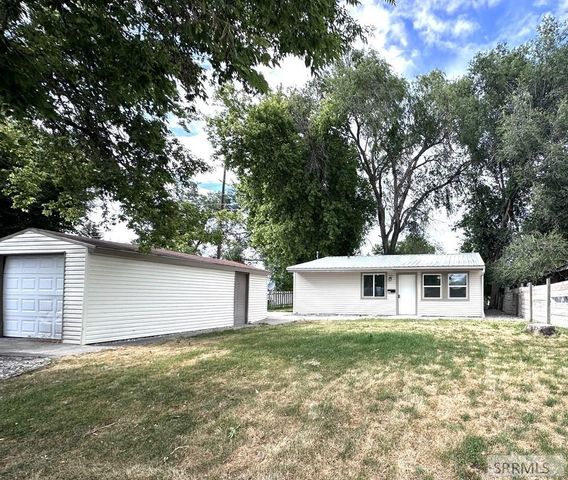 1015 Lovejoy Street, Idaho Falls, ID 83401