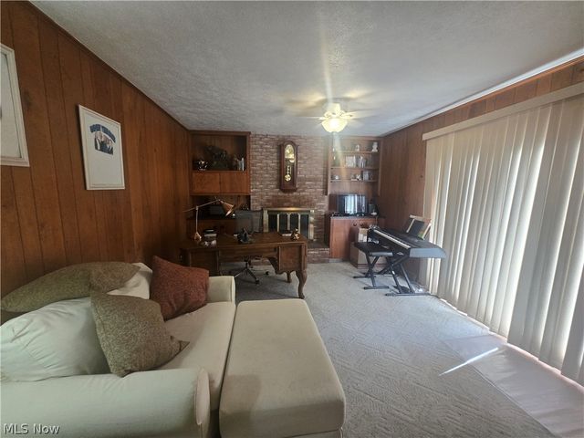 909 NE Willard Avenue NE, Warren, OH 44483