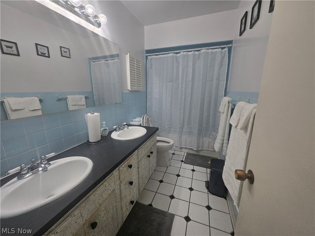 909 NE Willard Avenue NE, Warren, OH 44483
