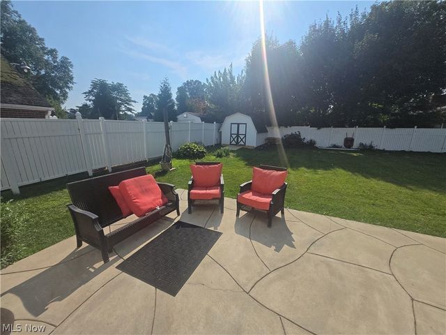 909 NE Willard Avenue NE, Warren, OH 44483
