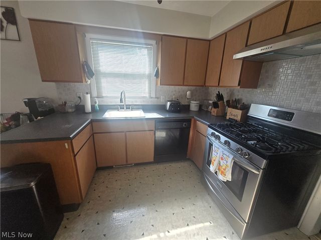 909 NE Willard Avenue NE, Warren, OH 44483