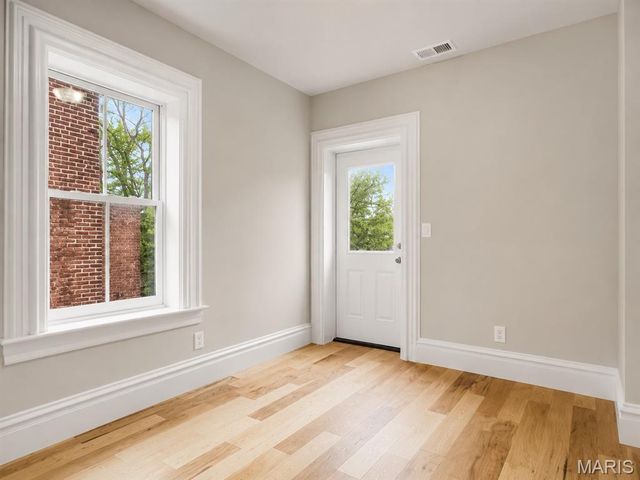 2329 Hickory Street, St Louis, MO 63104