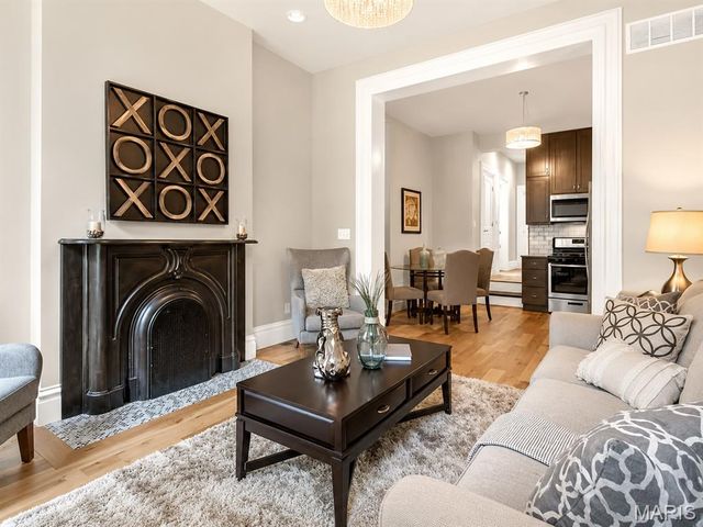 2329 Hickory Street, St Louis, MO 63104