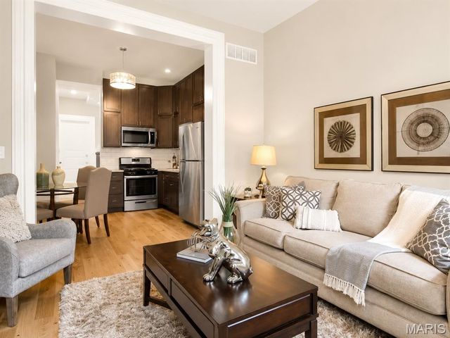 2329 Hickory Street, St Louis, MO 63104