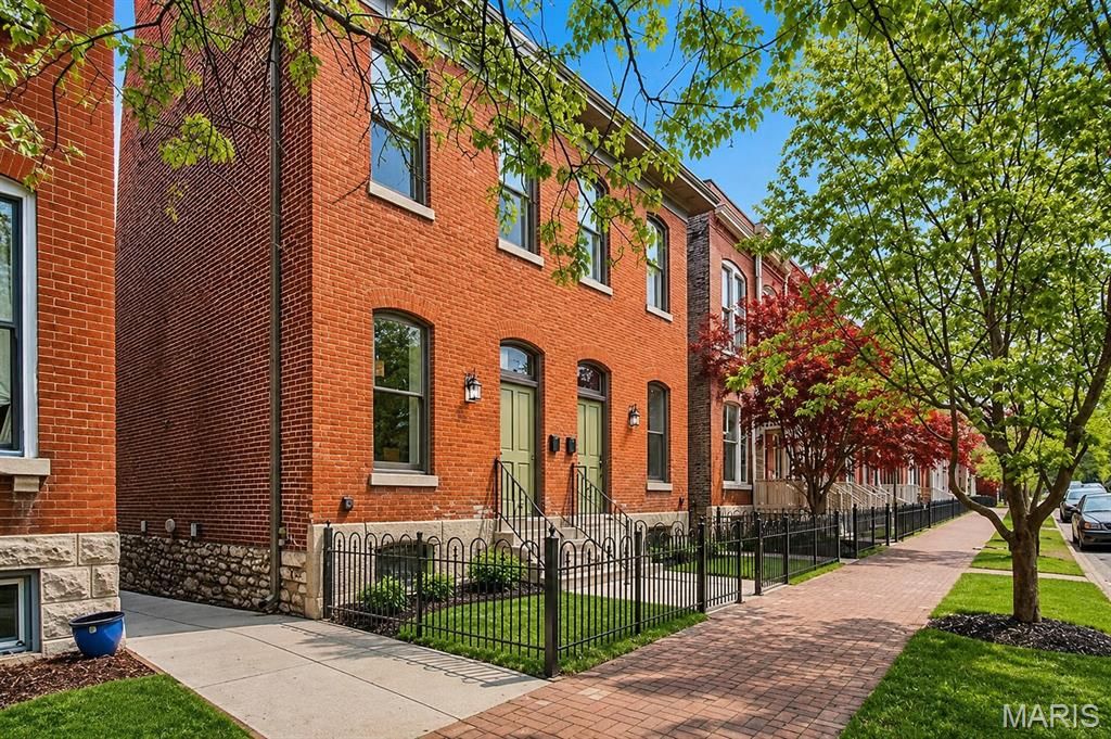 2329 Hickory Street, St Louis, MO 63104