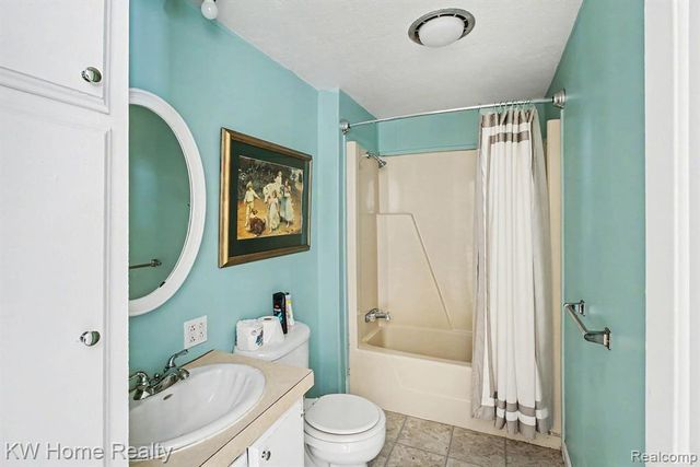 4038 Catlin Road, Columbiaville, MI 48421