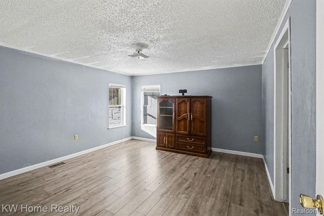 4038 Catlin Road, Columbiaville, MI 48421