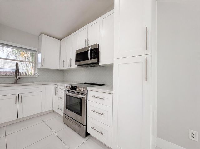 16571 SW 145th Avenue, Miami, FL 33177