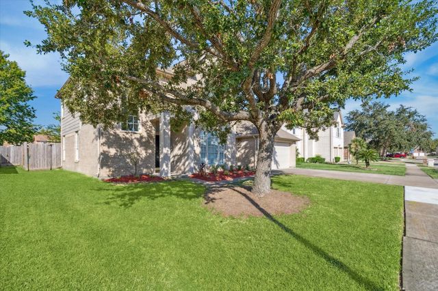 4911 Tallow Cove Drive, Baytown, TX 77521