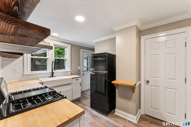 6 Prospect Drive, Newtown, CT 06470