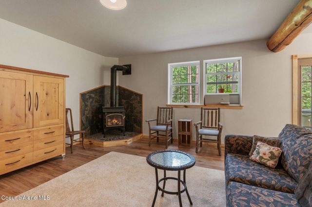 1198 Mountain View Dr, Sandpoint, ID 83864