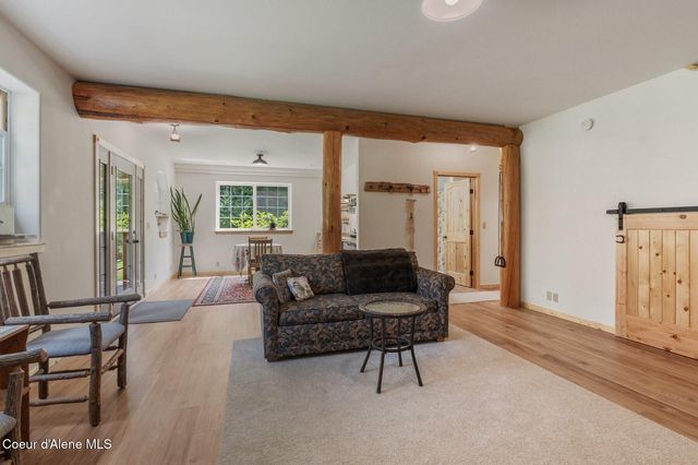 1198 Mountain View Dr, Sandpoint, ID 83864